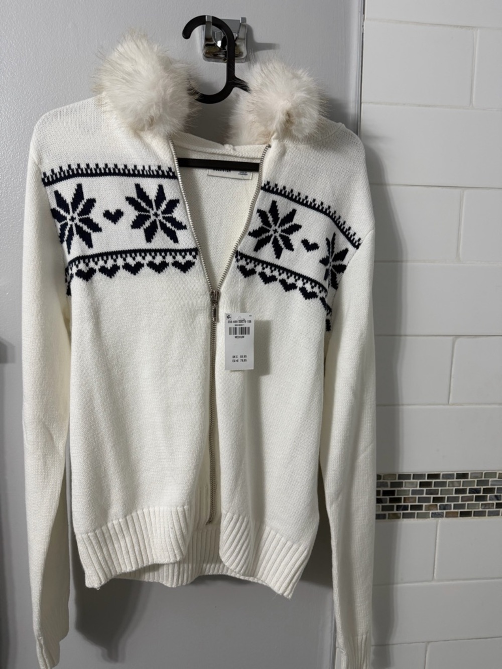 Hollister Cream Zip-Up Cardigan with Black Nordic Pattern and Faux Fur Trim